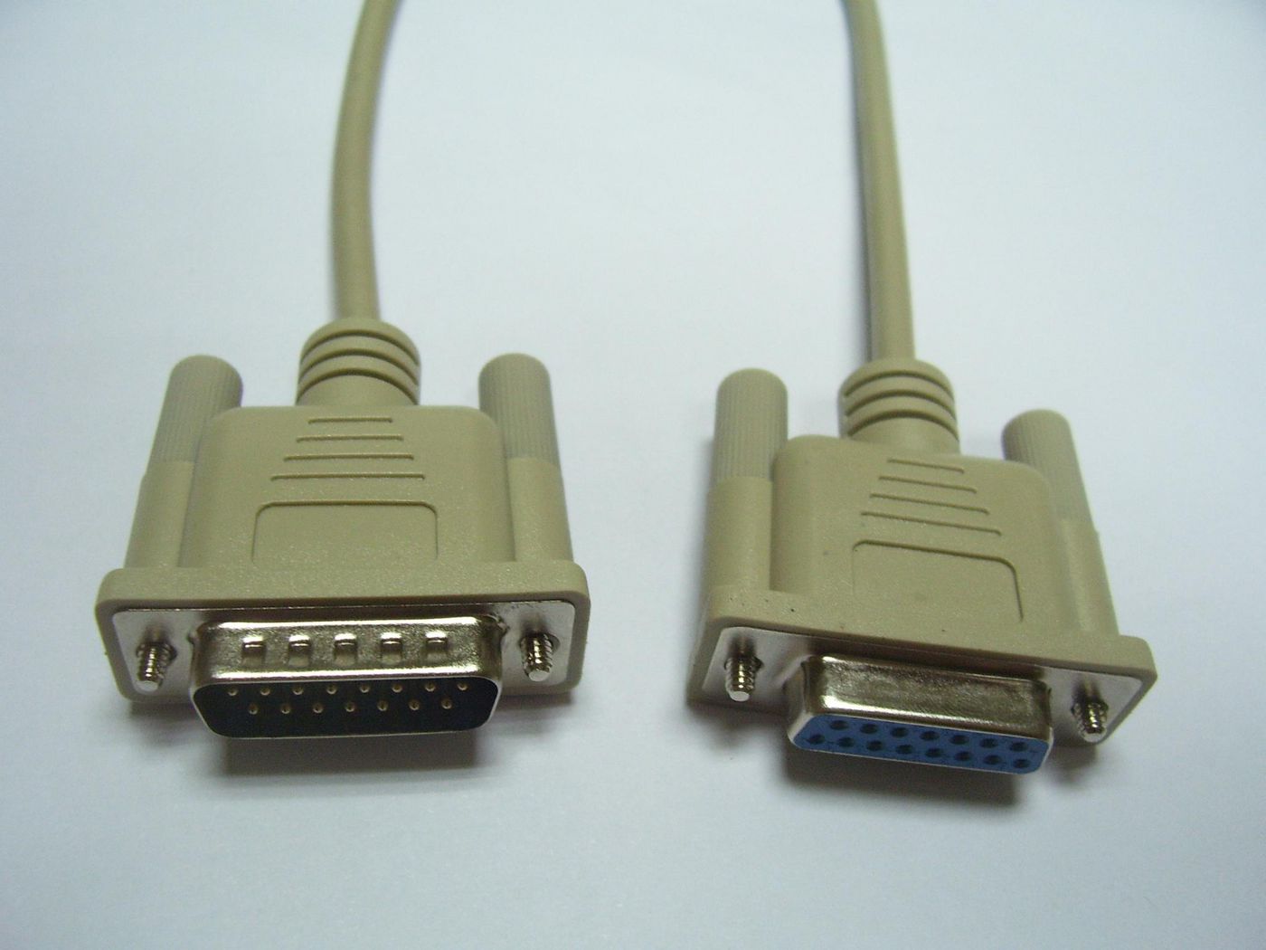 MicroConnect SCSE15GF2 Full HD VGA Serial Extension Cable 2m – Double Shielded, Thumb Screws