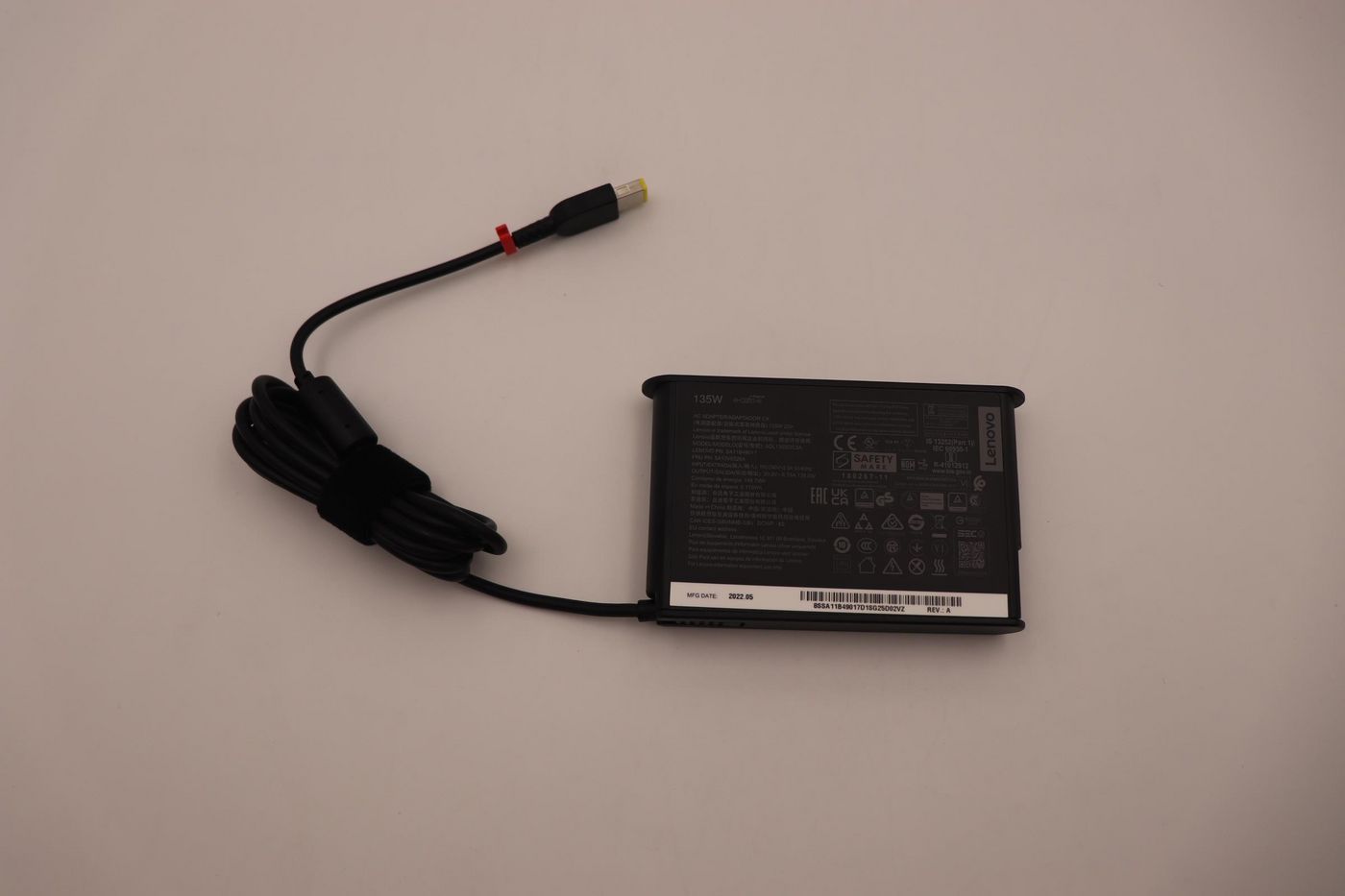 Lenovo 5A10V03265 135W AC Adapter Power Supply Unit – Slim Tip 100-240V