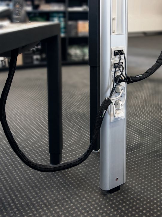 Vivolink PROZIPSLEEVE0.8 Premium Cable Sleeve 80cm – Black, Two-Way Zip, 22mm Inner Diameter