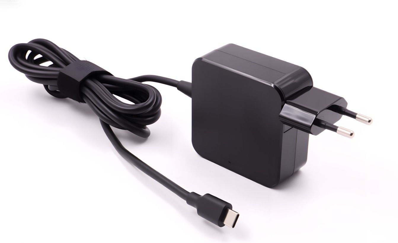 CoreParts MBXUSBC-AC0005 USB-C Power Adapter 45W – EU Plug, 5V–20V, Black, CE Certified