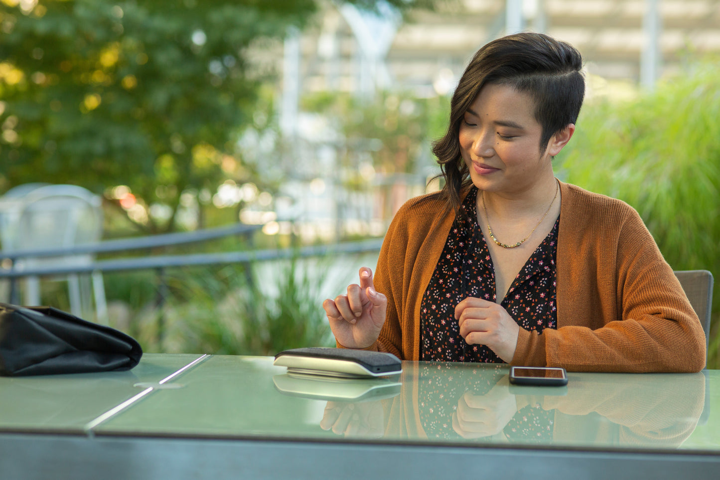 Poly 216870-01 Meeting Room Speakerphone – USB-C, Wireless, Bluetooth, Black