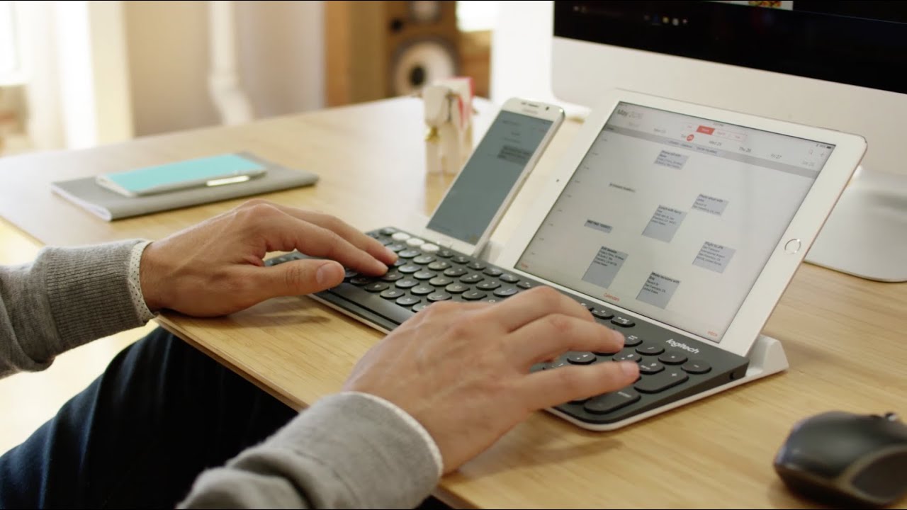 Logitech 920-008040 Wireless Keyboard – Full-Size QWERTY UK Layout