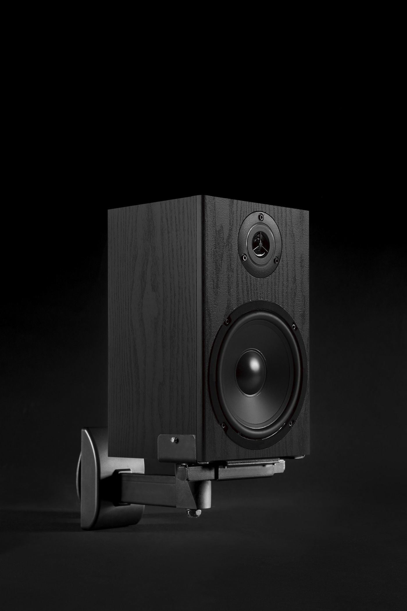 Vivolink VLMSP15 Speaker Mounts – Wall Black 15kg Tilt Swivel Set