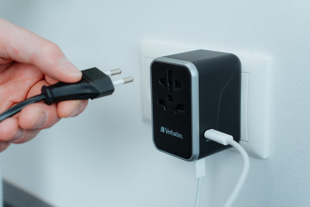 Verbatim 49546 Universal Travel Adapter – 61W 5-Port USB Charger