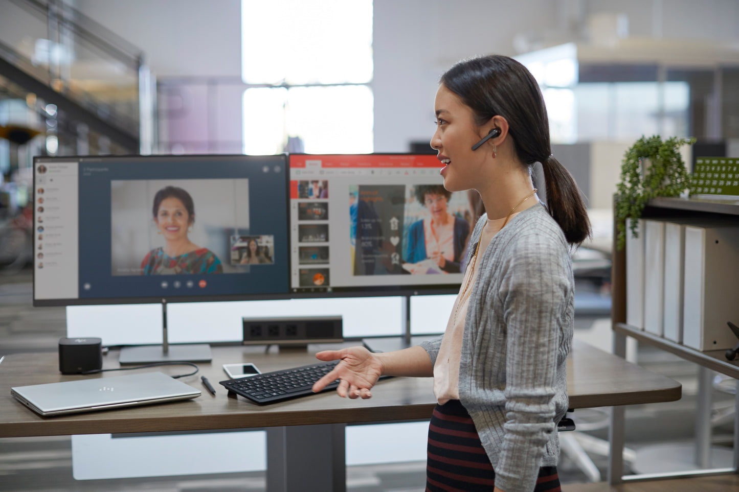 HP 2UK37ET Thunderbolt Dock 120W G2 USB-C Wired Docking Station Black