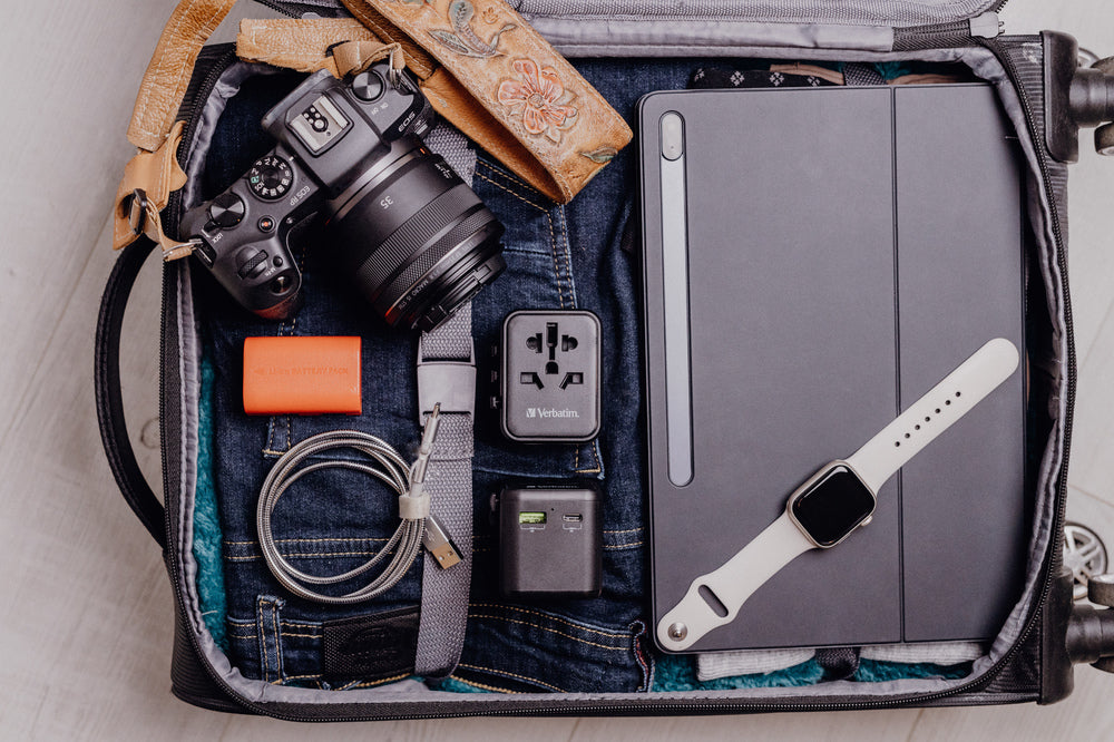 Verbatim 49544 Universal Travel Adapter – 20W Power Plug Adapter with USB-C PD & USB-A QC