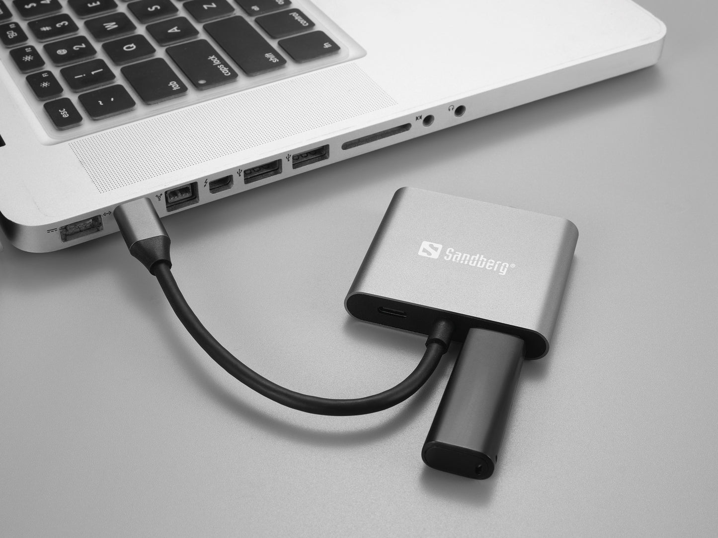 Sandberg 136-44 USB-C Dock – Dual HDMI, USB, Power Delivery, Aluminium