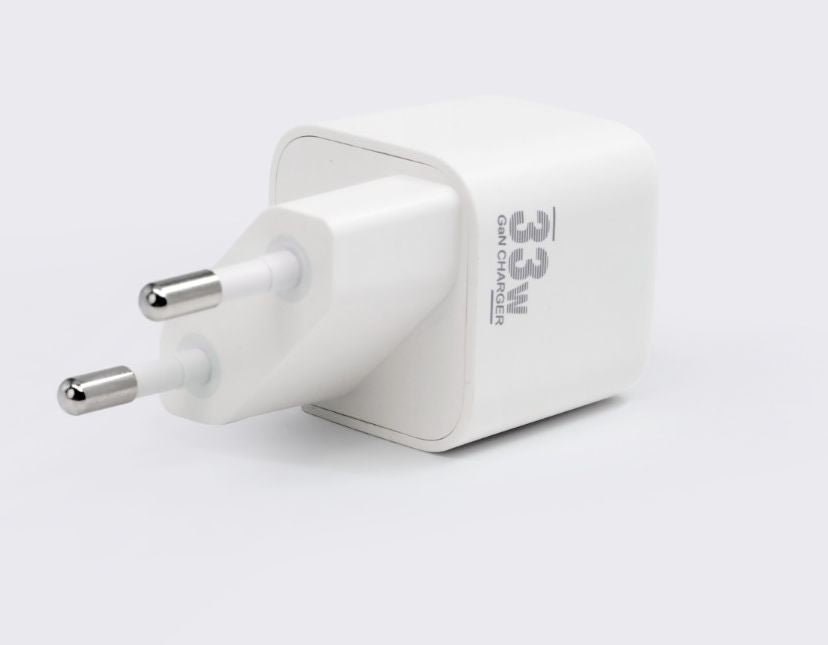 CoreParts MBXUSBC-AC0032 USB-C 33W GaN Power Adapter – Black