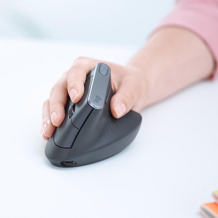 Logitech 910-005448 MX Vertical Advanced Ergonomic Mouse – Wireless, 4000 DPI