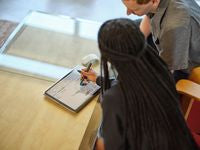 Microsoft 8WX-00002 Slim Pen 2 – Black Bluetooth Stylus Pen Rechargeable