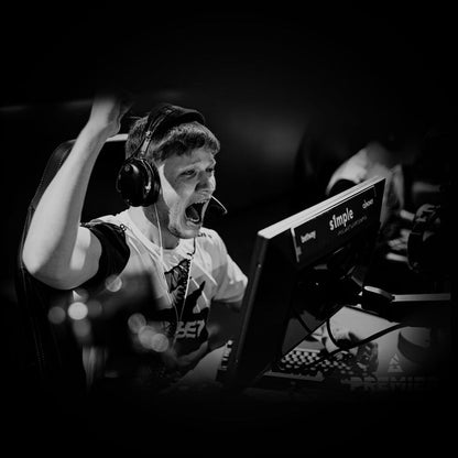 Logitech 910-005880 PRO X SUPERLIGHT Wireless Gaming Mouse – Black, 25600 DPI