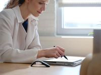 Microsoft 8WX-00006 Slim Pen 2 – Black Bluetooth Stylus Pen Rechargeable