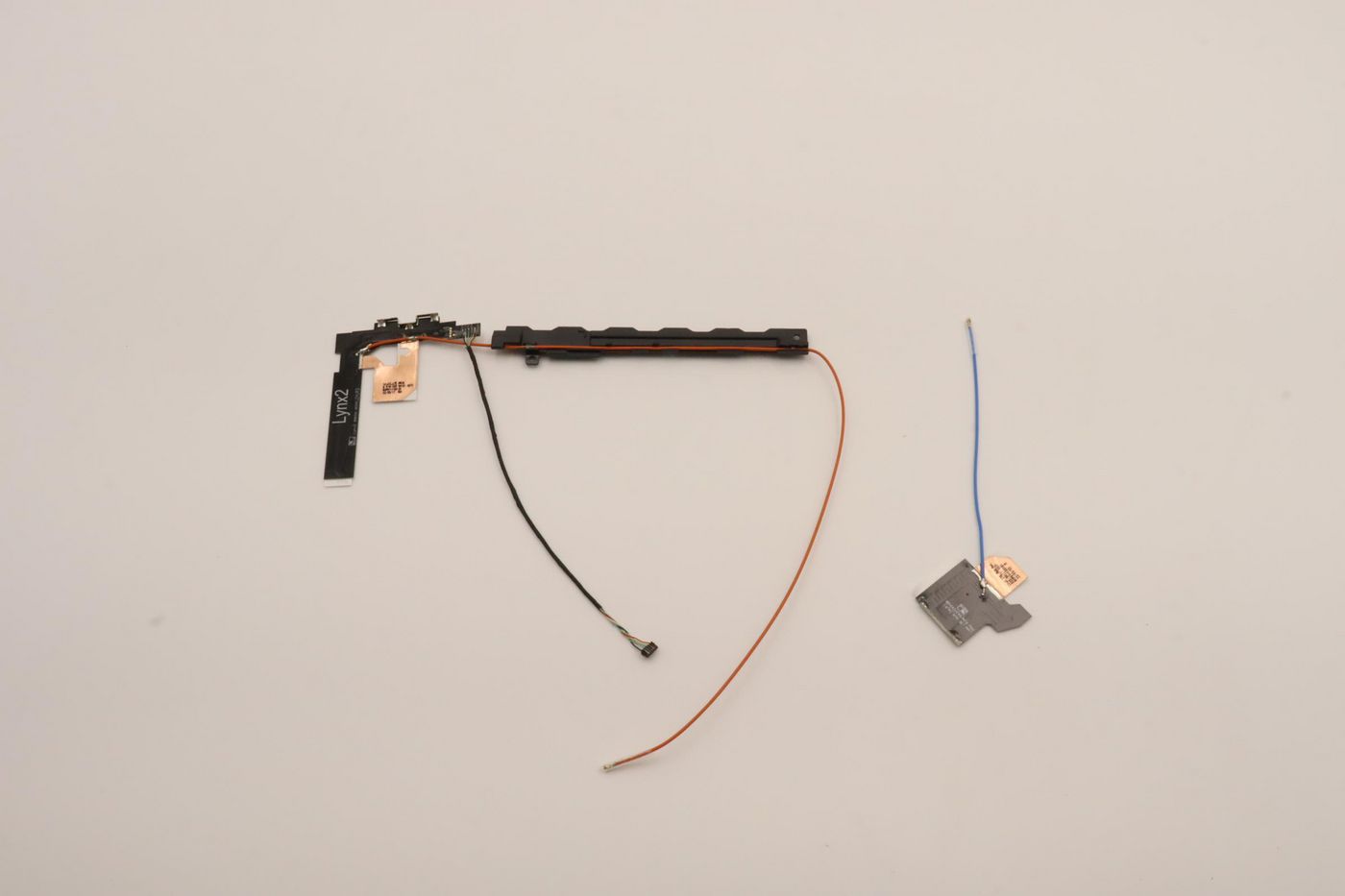 Lenovo 5A30Z88213 Antenna Kit – WWAN Wireless Signal Enhancement