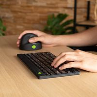 R-Go Tools RGOCOITWLBL Keyboard – Ergonomic Wireless Compact Keyboard